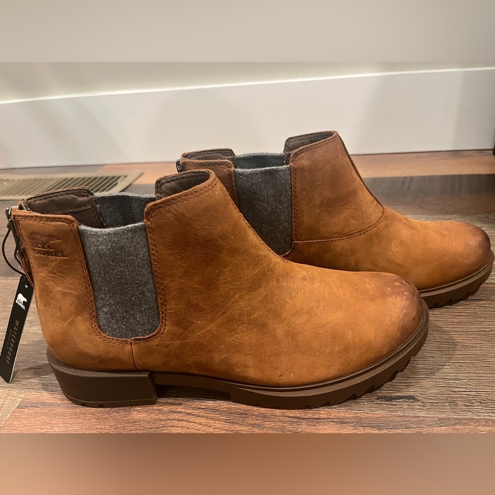 NWT Sorel Emelie™ Il Chelsea Heel; Size 9.5 - Picture 3 of 9
